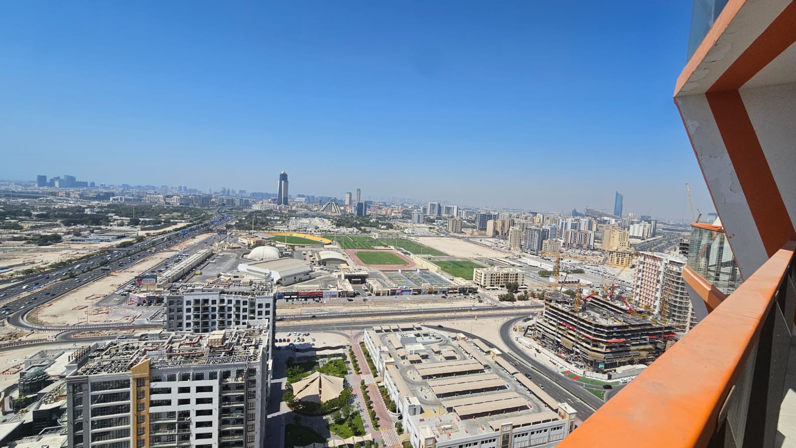 Binghatti Avenue property photo 3